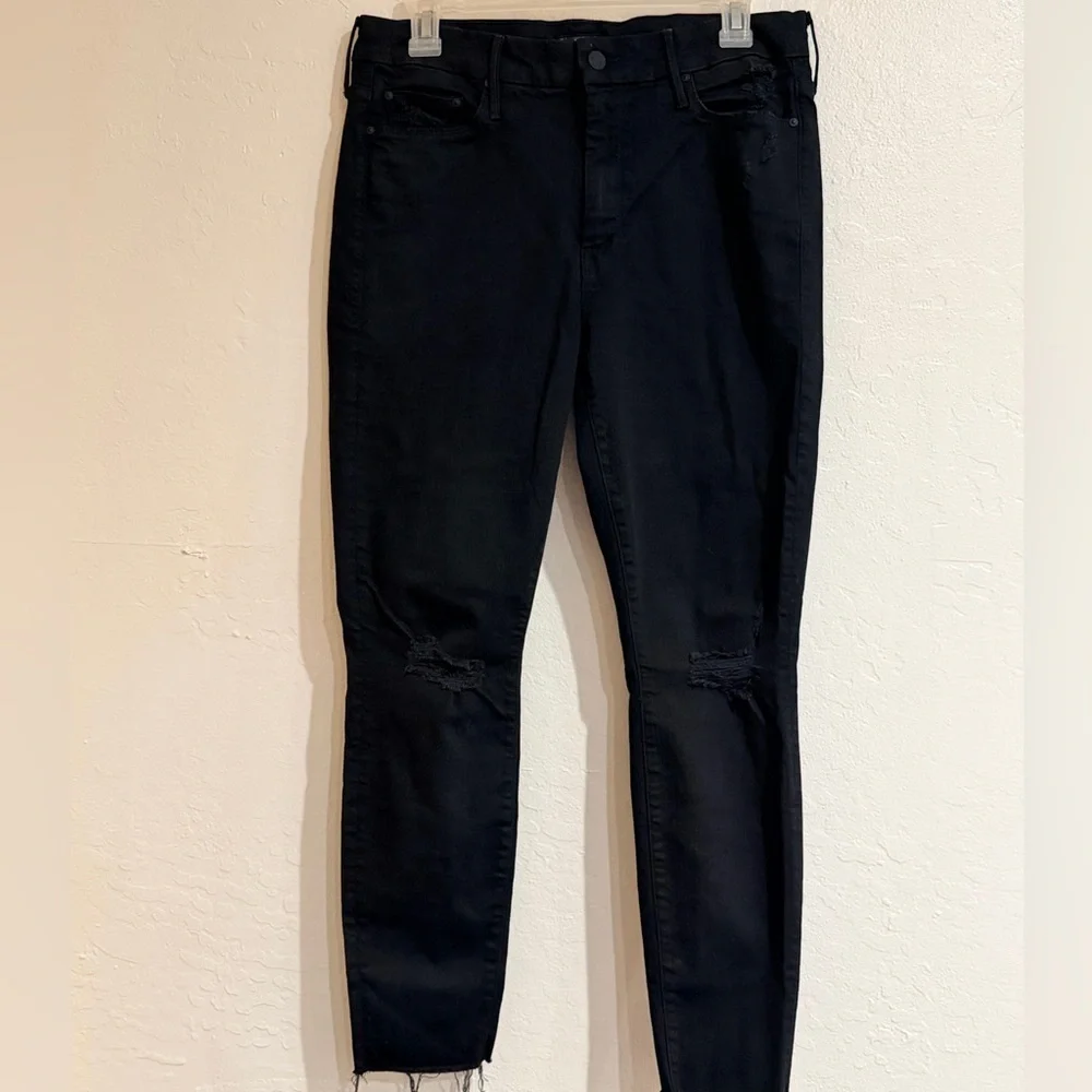 MOTHER The Looker Ankle Fray Jeans in Guilty As Sin Size 31 Black